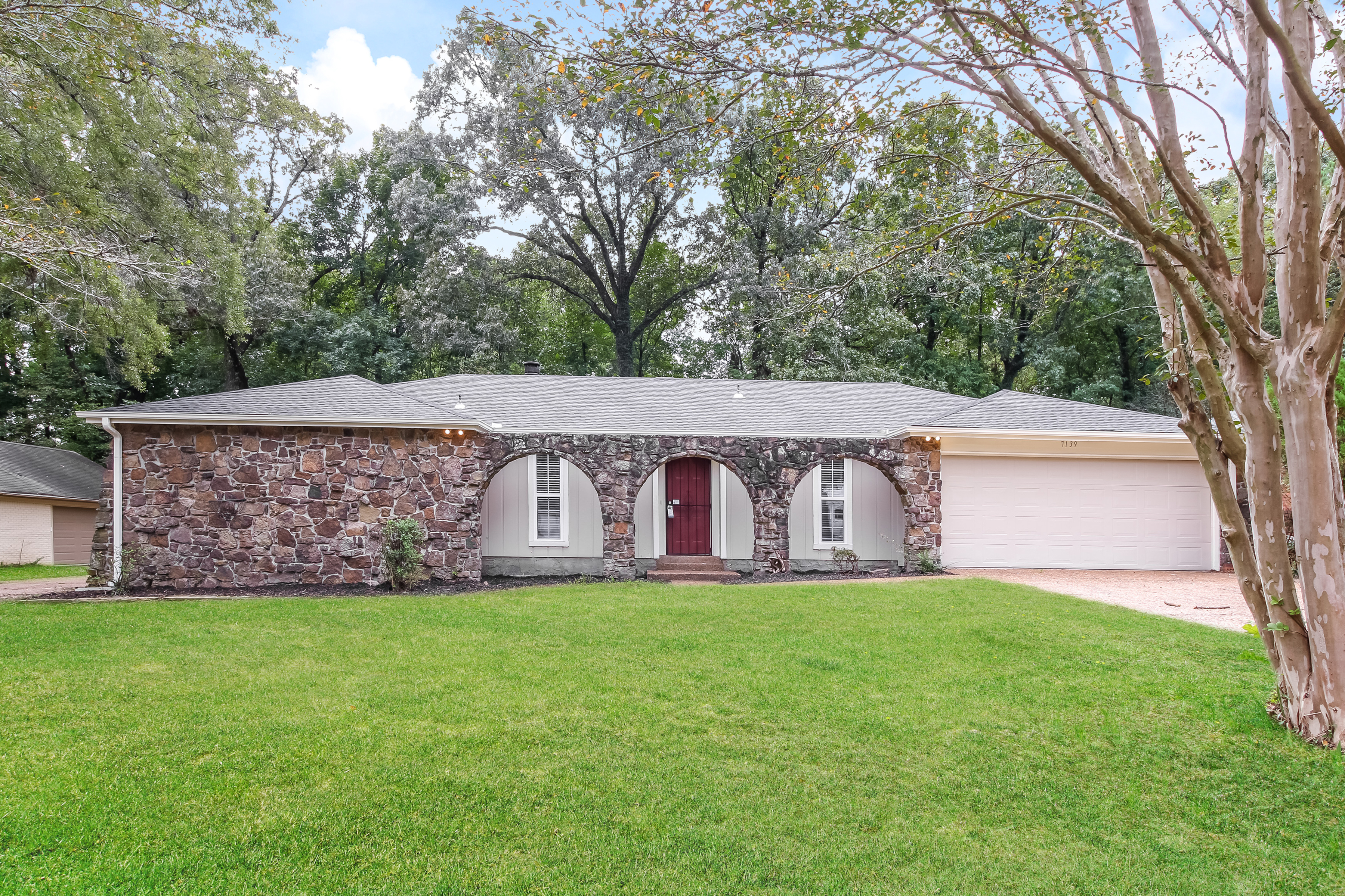 7139 Claiborne Dr Germantown, TN 38138